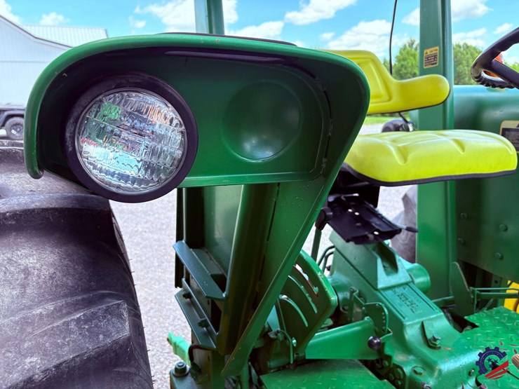 john-deere-2840-image-39