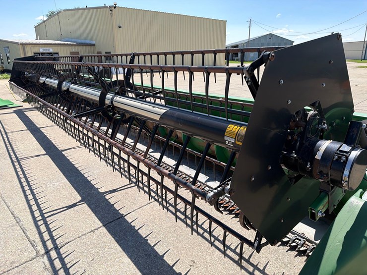 john-deere-630f-image-14