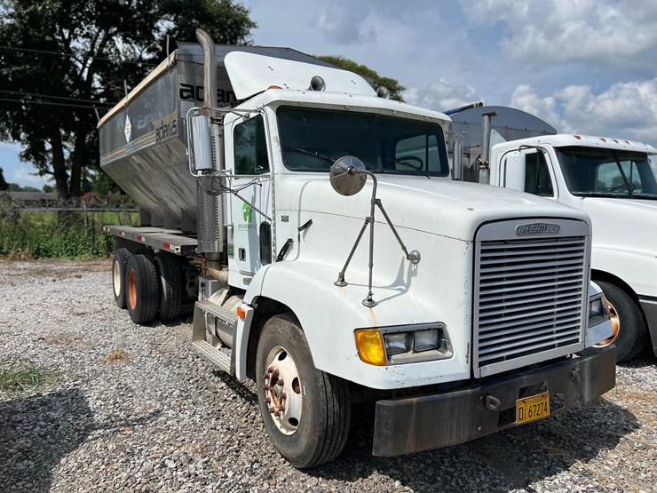 mdhd-freightliner-for-project-or-parts-equipped-with-an-m11-and-an-adams-tender-image-6