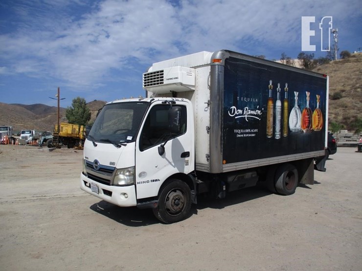 2015-hino-195h-image-1