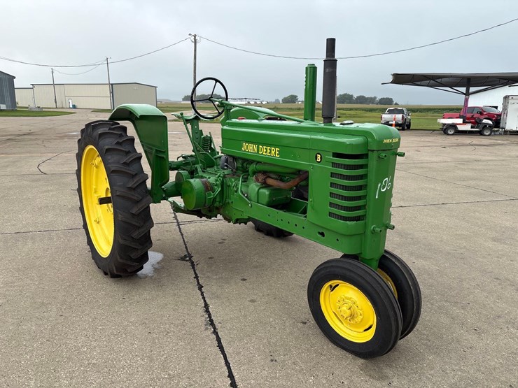 john-deere-b-image-2