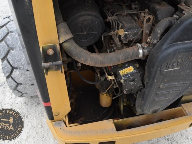 caterpillar-246-image-40