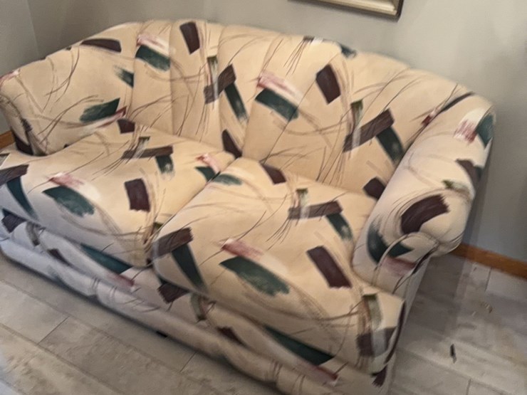 loveseat-image-2
