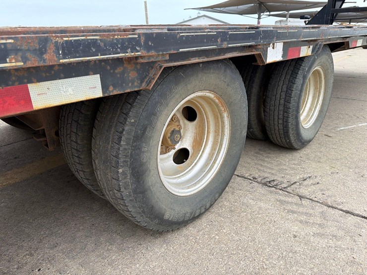 2013-big-tex-102”-x-30ft-gooseneck-flatbed-trailer-image-7
