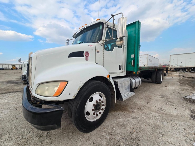 2010-kenworth-t370-image-4