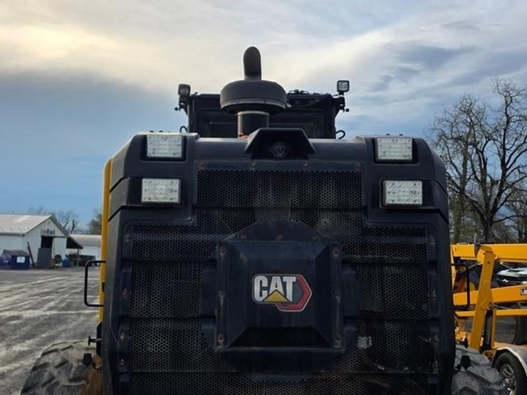 2020-caterpillar-140-image-26