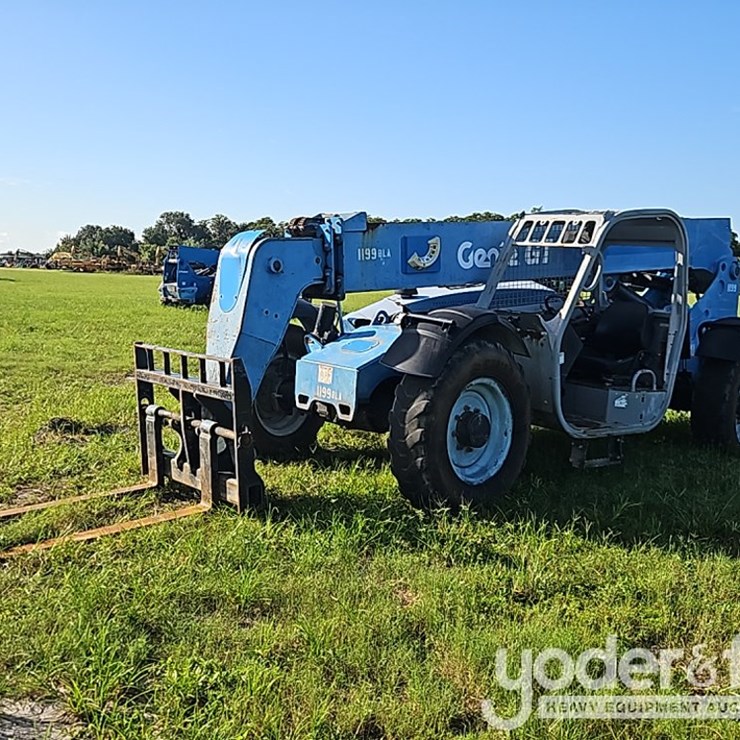 2013 GENIE GTH844