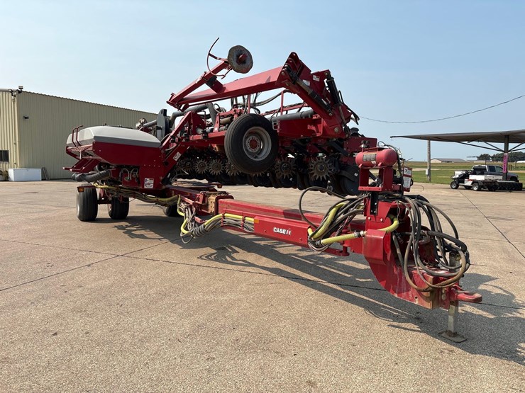 2011-case-ih-1240-image-1
