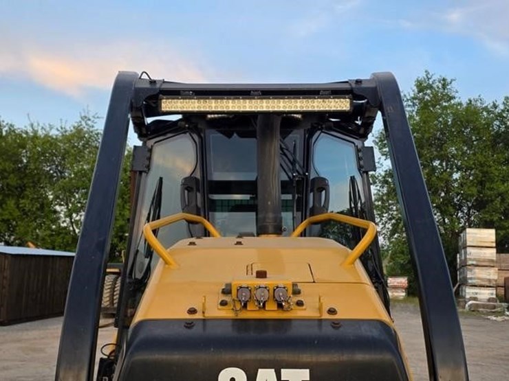 2017-caterpillar-d5k2-xl-image-54