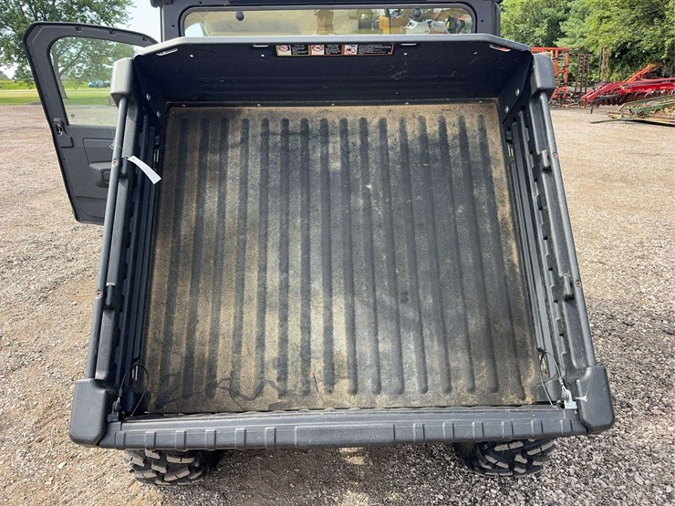 2022-john-deere-gator-image-19