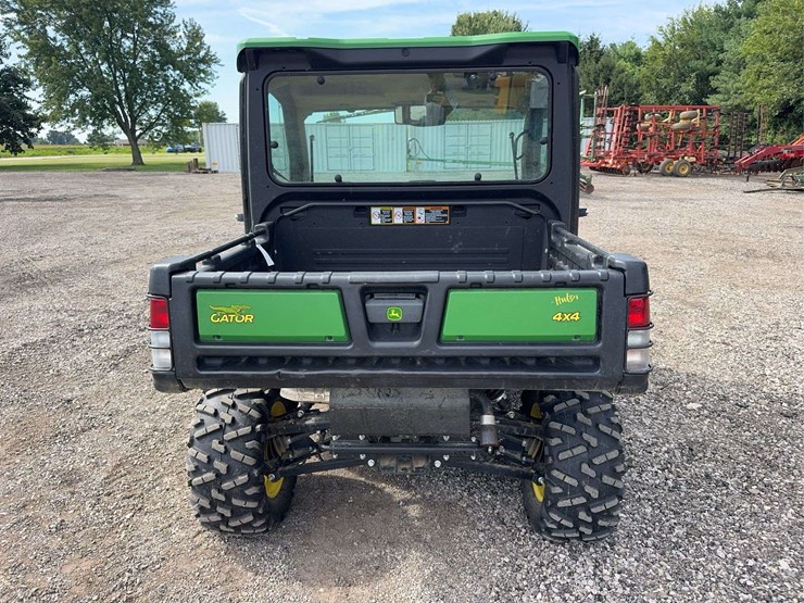 2022-john-deere-gator-image-7