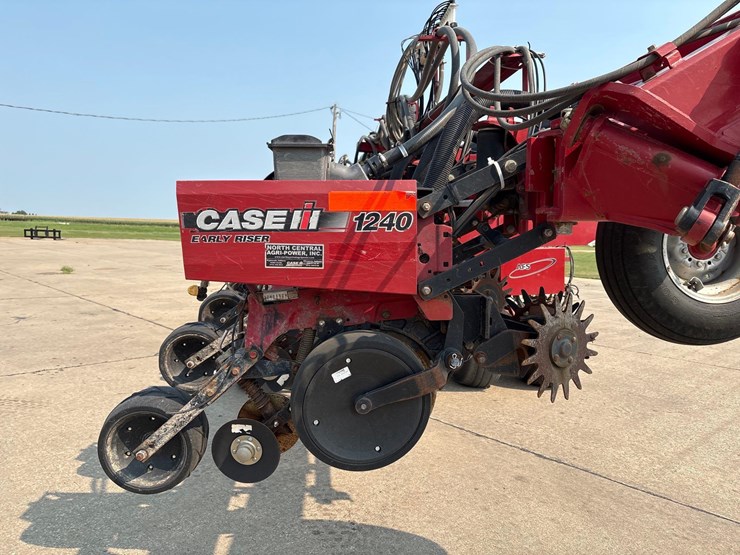 2011-case-ih-1240-image-51