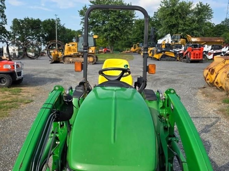 2013-john-deere-3520-image-33