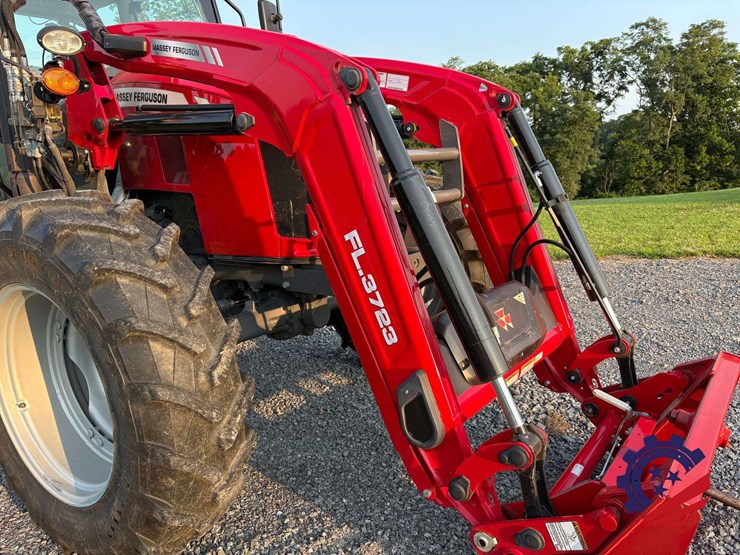 2023-massey-ferguson-5711-image-15