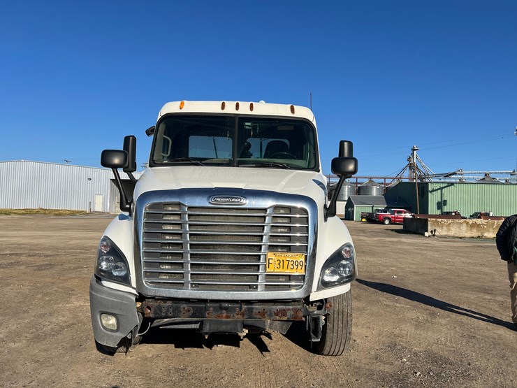 freightliner-cascadia-image-3