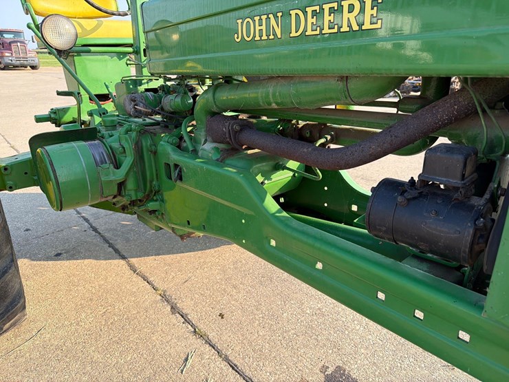 john-deere-b-image-15
