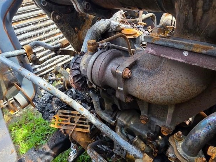 2020-john-deere-4052r-image-39