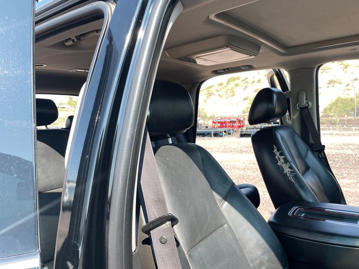 2009-cadillac-escalade-image-100