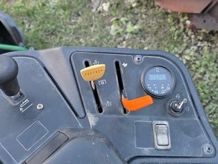 2009-john-deere-2500b-image-34