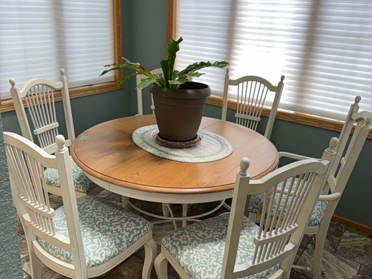 kitchen-table-and-6-chairs(does-not-include-plant)-image-1