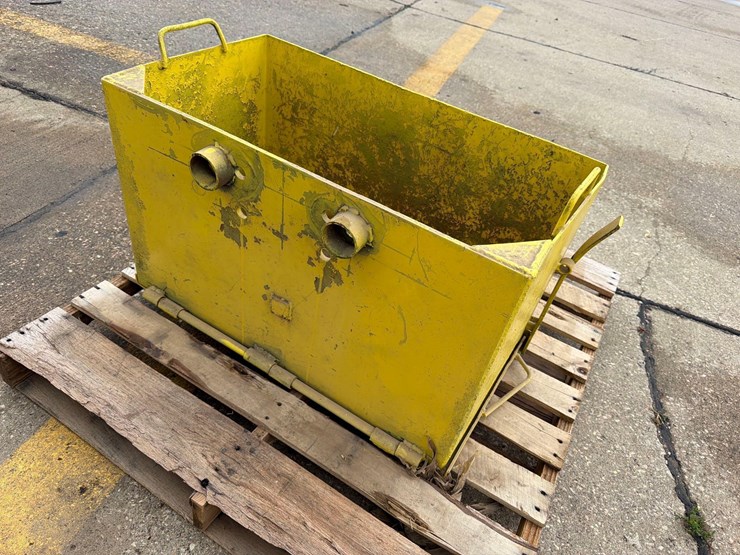 john-deere-16-image-4