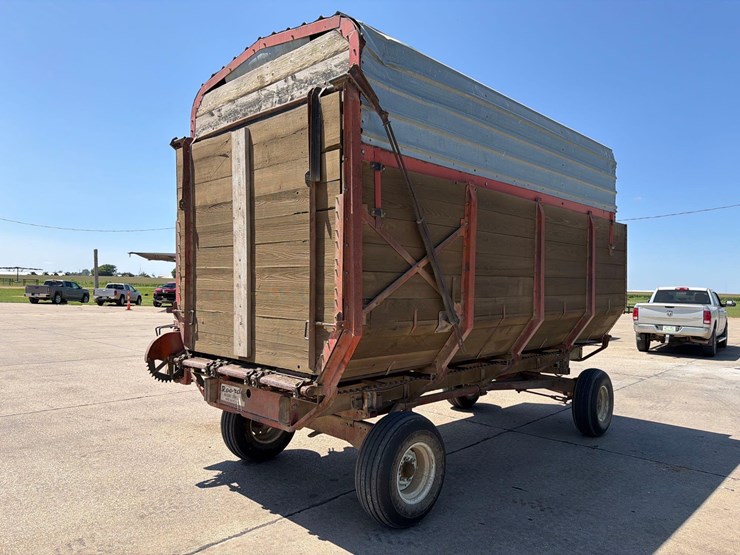roorda-16ft-rear-unload-silage-wagon-image-4