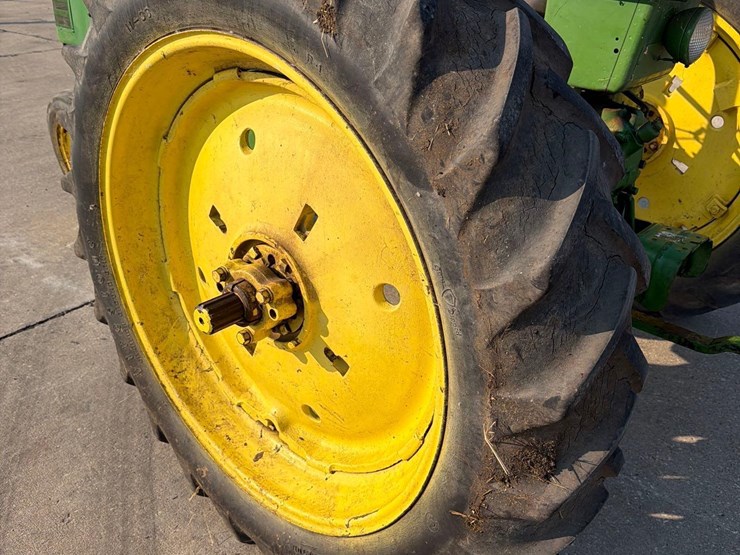 john-deere-b-image-7