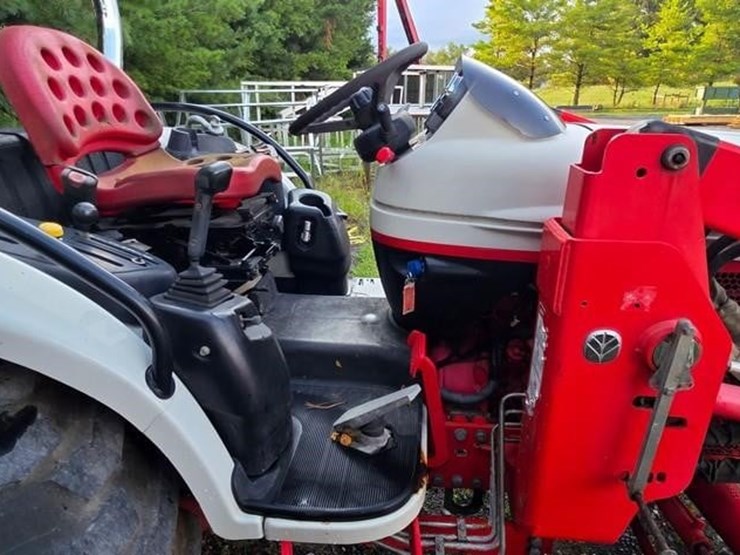 new-holland-boomer-8n-image-24