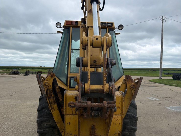 caterpillar-416-image-5