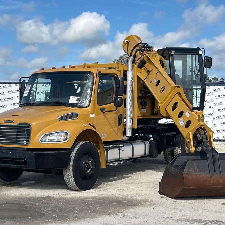 2017 FREIGHTLINER M2 106