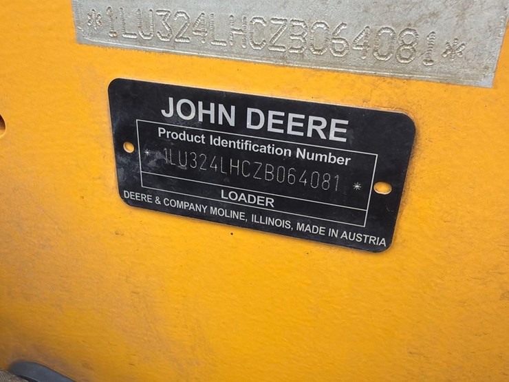 2021-deere-324l-image-29