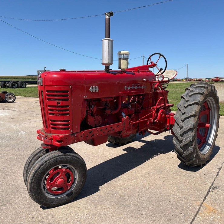 Farmall 400 Tractor