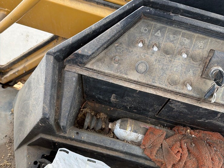 caterpillar-416-image-46