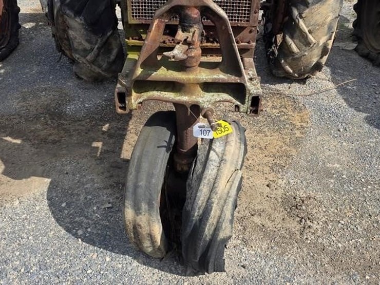 farmall-f20-tractor-(not-running)-image-16
