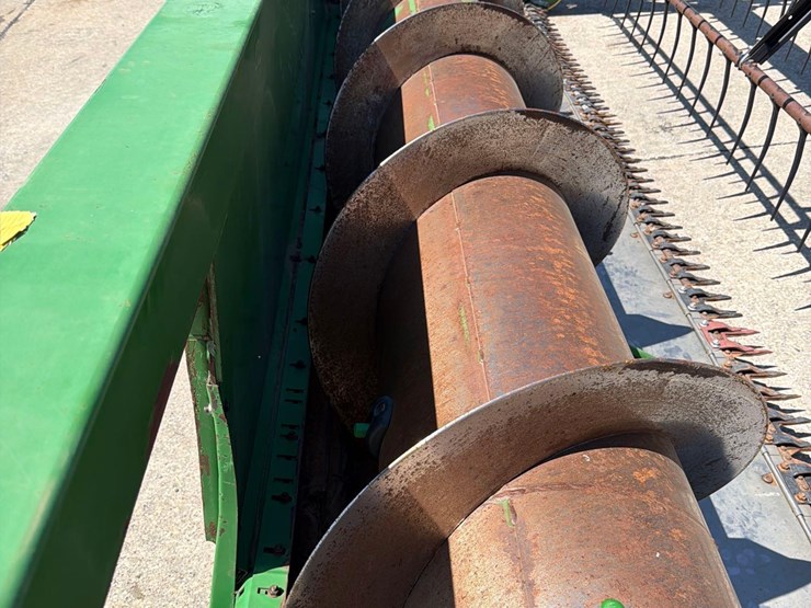 john-deere-630f-image-25