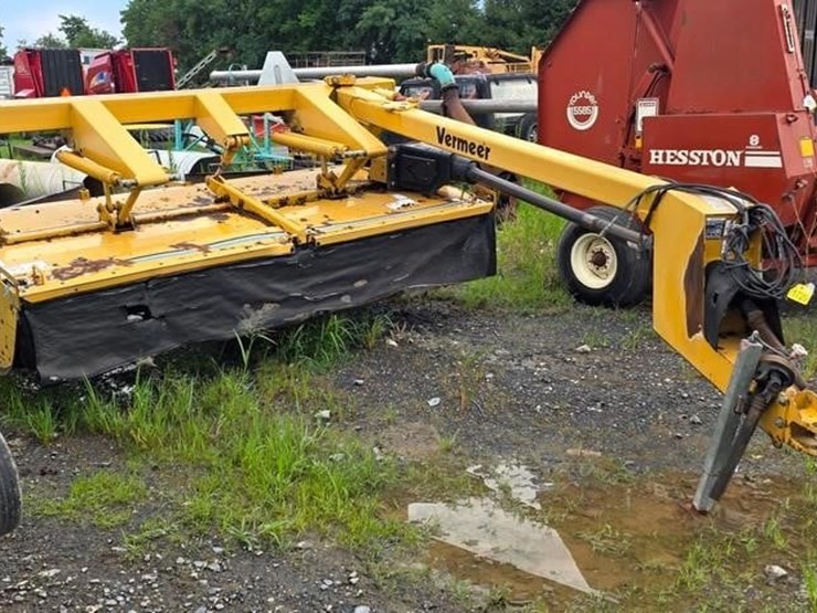 2003-vermeer-mc840-image-1