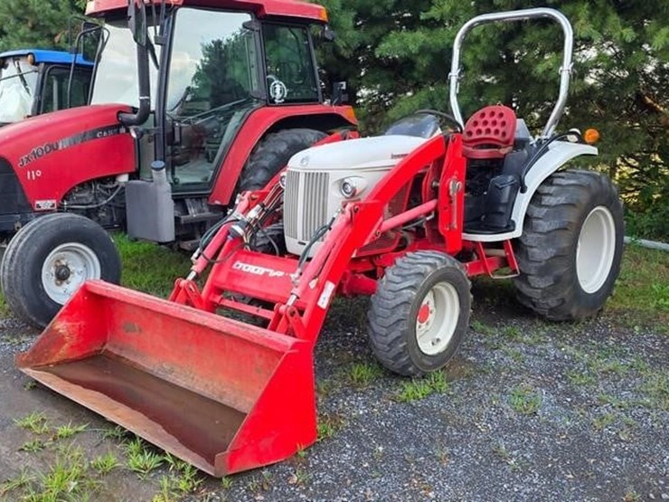 new-holland-boomer-8n-image-1