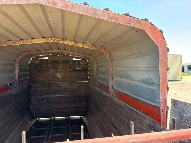roorda-16ft-front-unload-silage-wagon-image-31