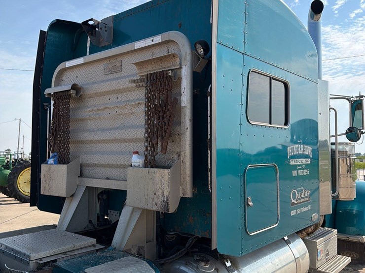 2007-peterbilt-379-image-29