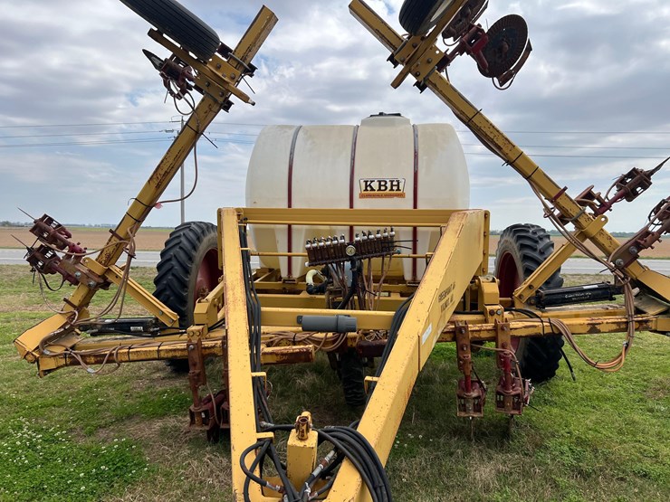 kbh-12-row-applicatior-image-2