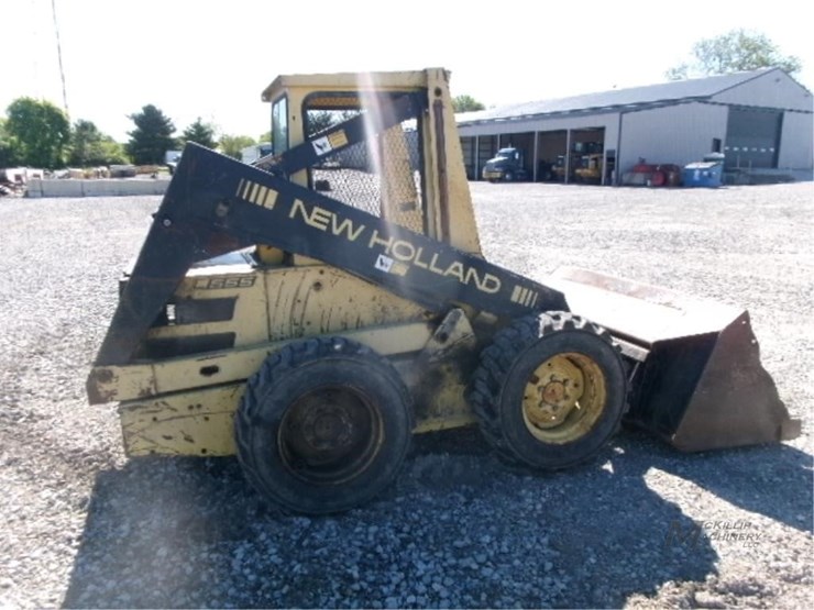 new-holland-l555-image-8