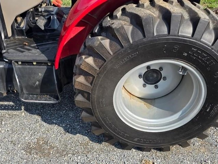 case-ih-farmall-35c-image-12