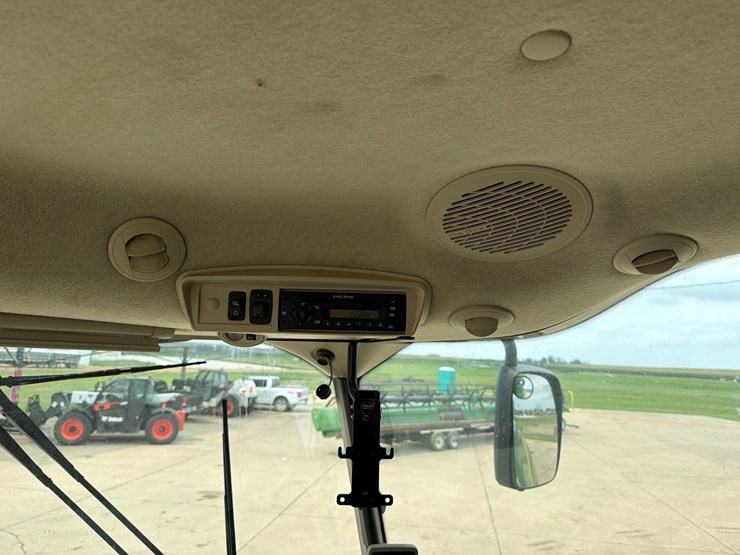 2012-john-deere-s680-image-61