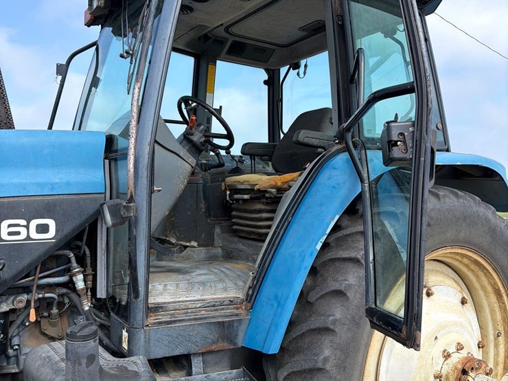 new-holland-8560-image-28