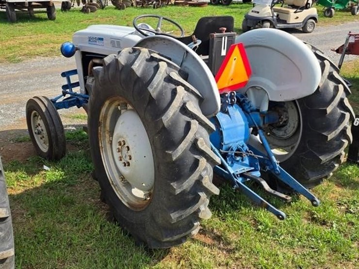 ford-4000-image-3