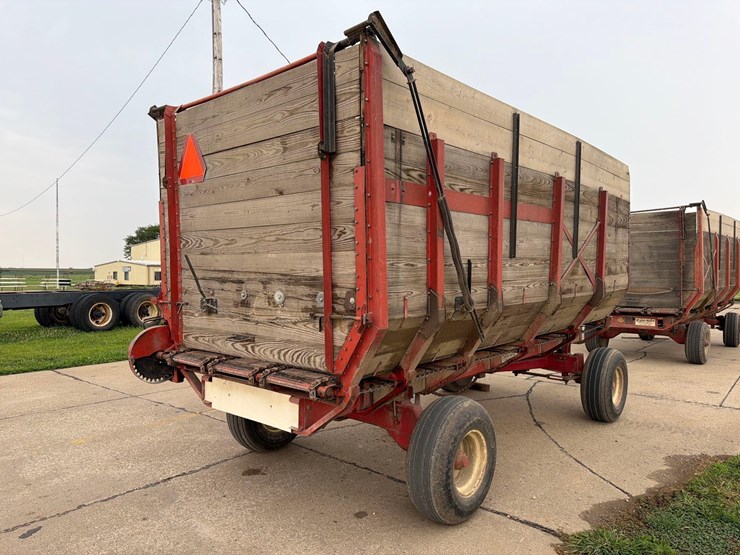 roorda-16ft-rear-unload-silage-wagon-image-2