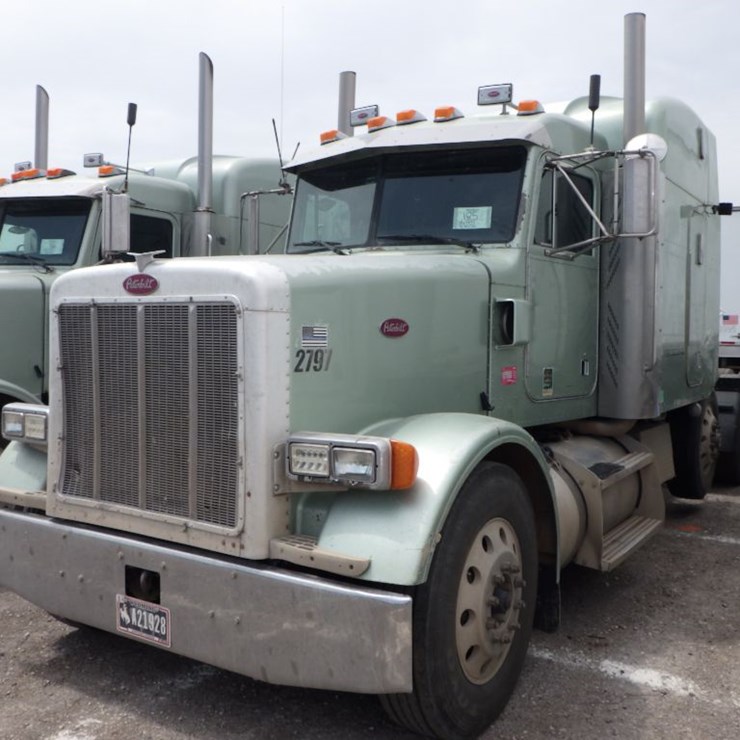 2005 PETERBILT 378