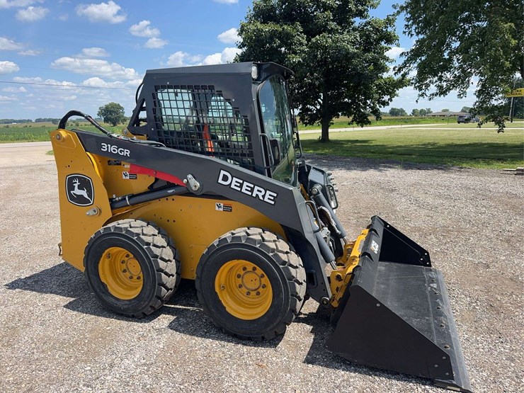 2024-deere-316gr-image-2