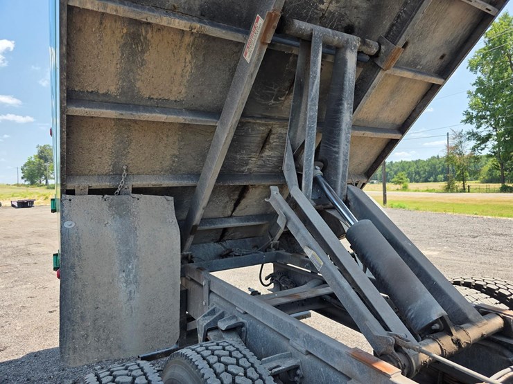 2017-ford-f750-image-24
