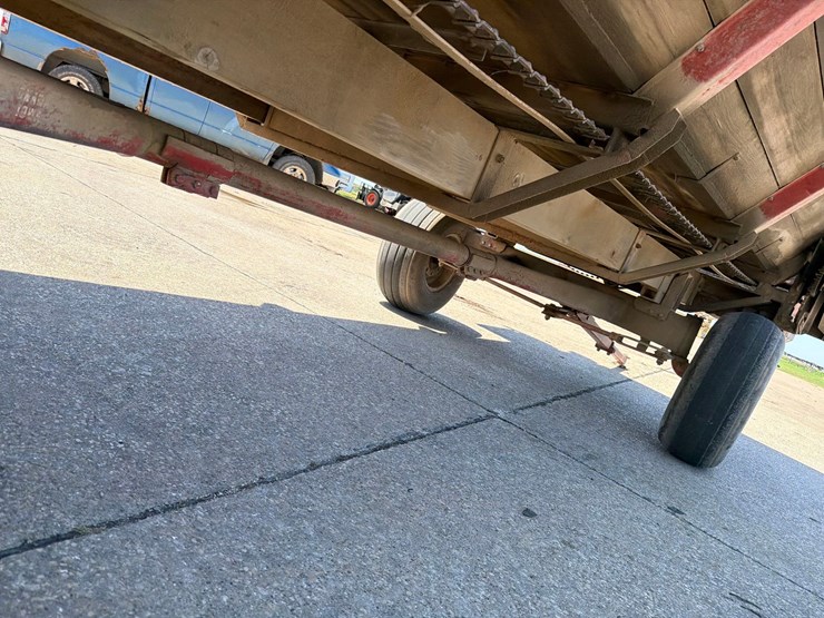 roorda-16ft-front-unload-silage-wagon-image-21